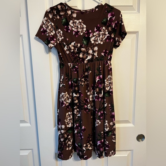 Floral dress with pockets - Picture 4 of 4